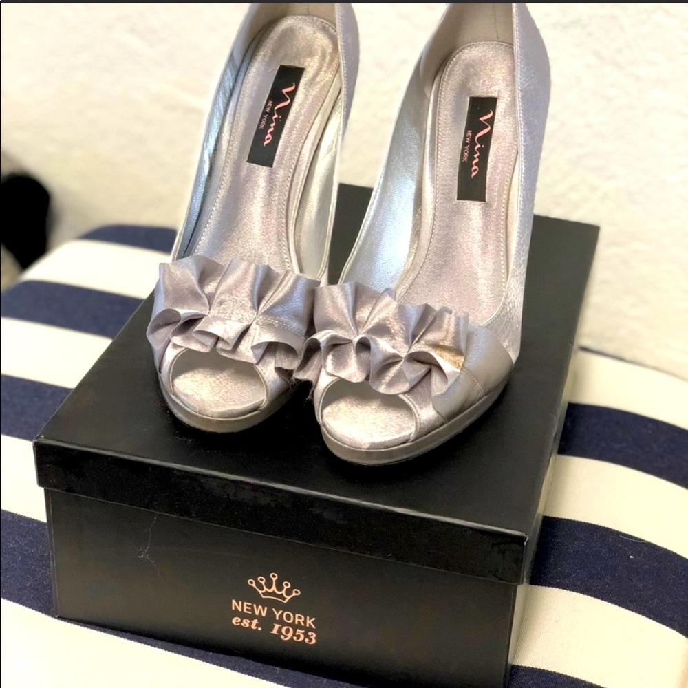 Nina silver size 8 dressy shoe!